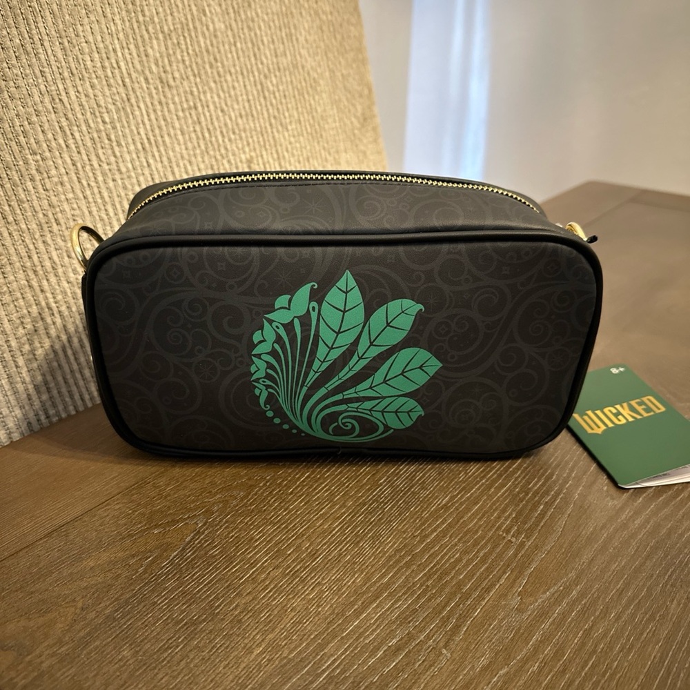 NWT Loungefly Universal Wicked Glinda & Elphaba Crossbody Bag - Picture 2 of 6